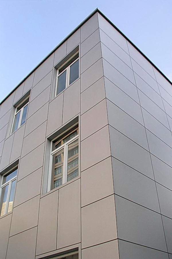 Ejemplos de acabados en obras similares.